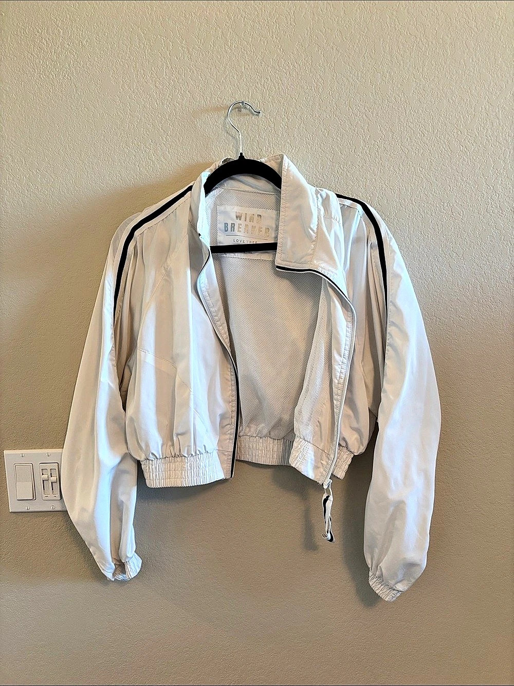 Wind Breaker Love Tree White Windbreaker Size Medium Like New